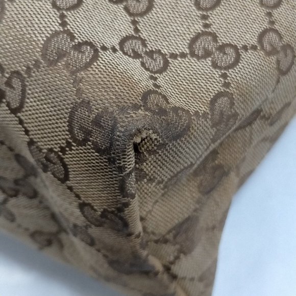 Gucci Beige Crossbody Bag with Green and Red Strap - Picture 8 of 8